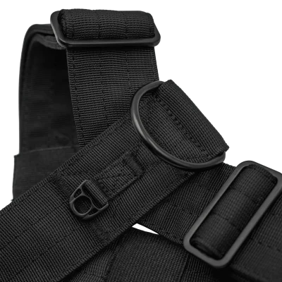 Detalle del arnés táctico Carbon de DoggyCraft