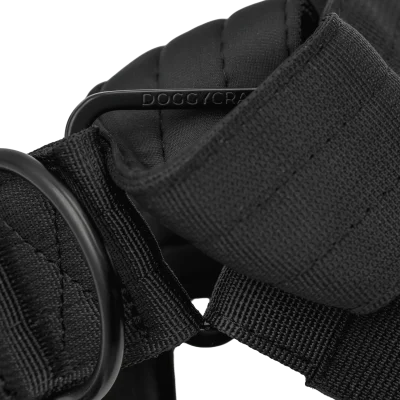 Detalle del arnés táctico Carbon de DoggyCraft