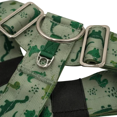 Detalle del arnés táctico Jurassic de DoggyCraft