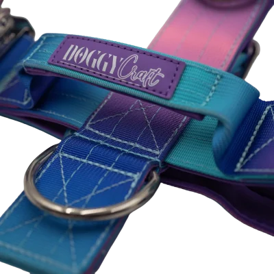 Detalle del arnés táctico Universe de DoggyCraft